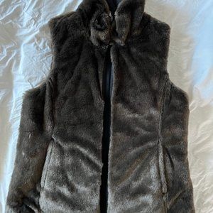 Woman's reversible vest